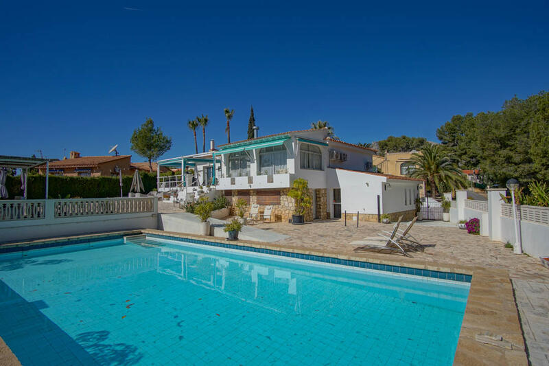 Villa à vendre dans La Nucia, Alicante