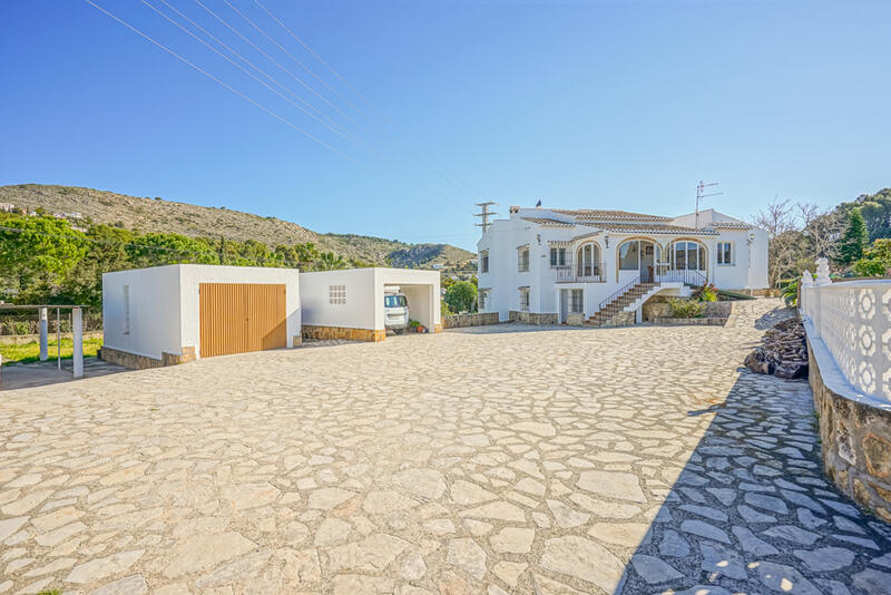 5 bedroom Villa for sale