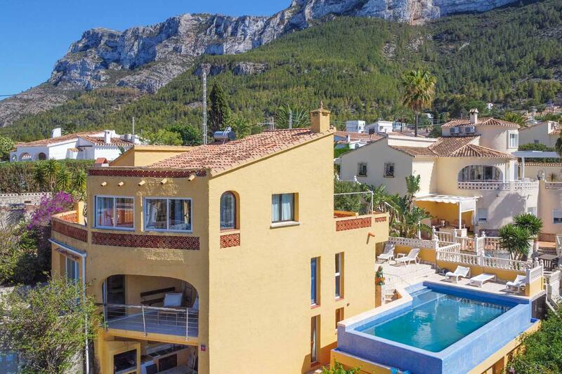 Villa til salg i Denia, Alicante