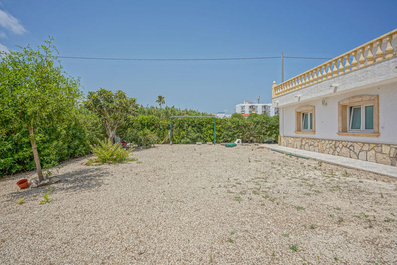 6 bedroom Villa for sale