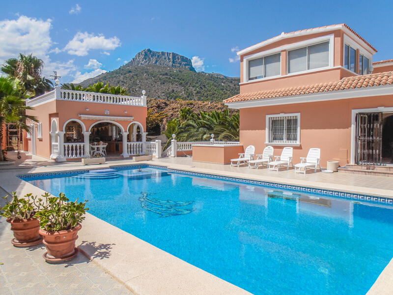 Villa en venta en Calpe, Alicante