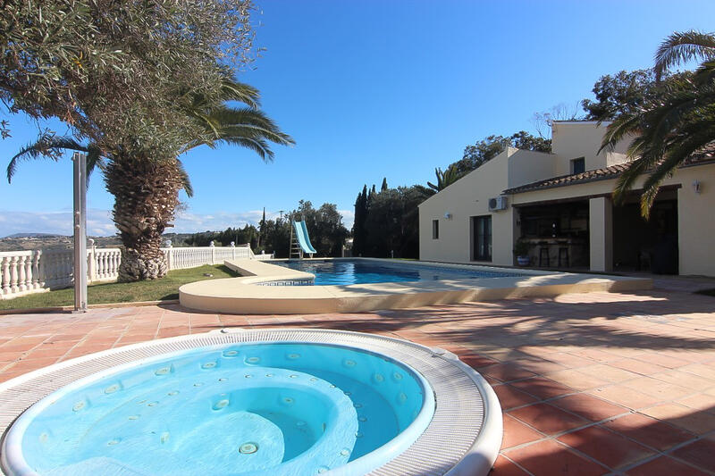 Villa en venta en Benissa, Alicante