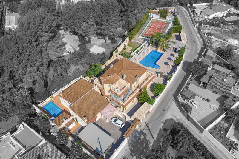 Villa en venta en Denia, Alicante