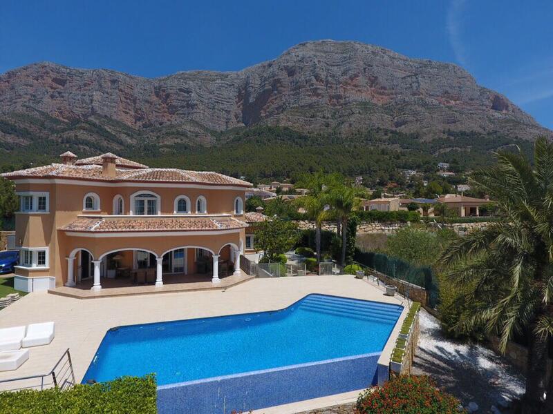 5 bedroom Villa for sale