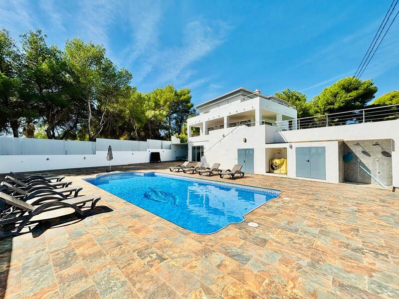 7 bedroom Villa for sale