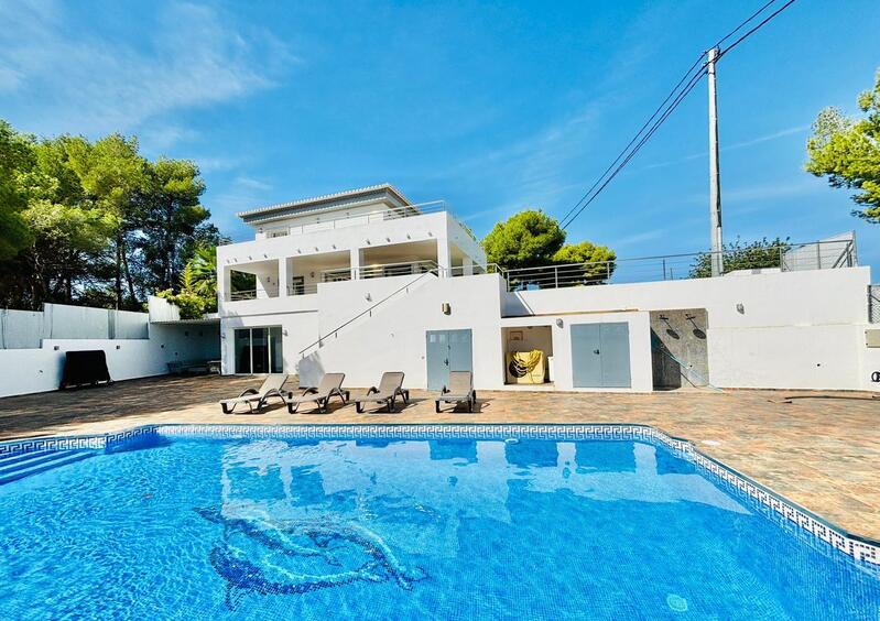 7 bedroom Villa for sale