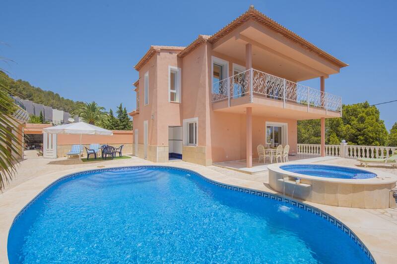 Villa en venta en Calpe, Alicante