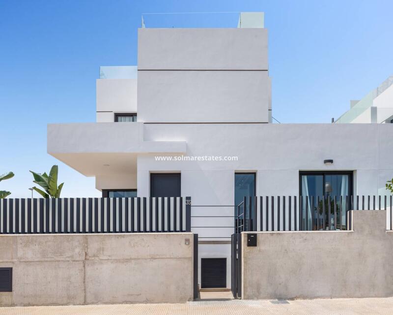 Villa til salgs i Dolores, Alicante