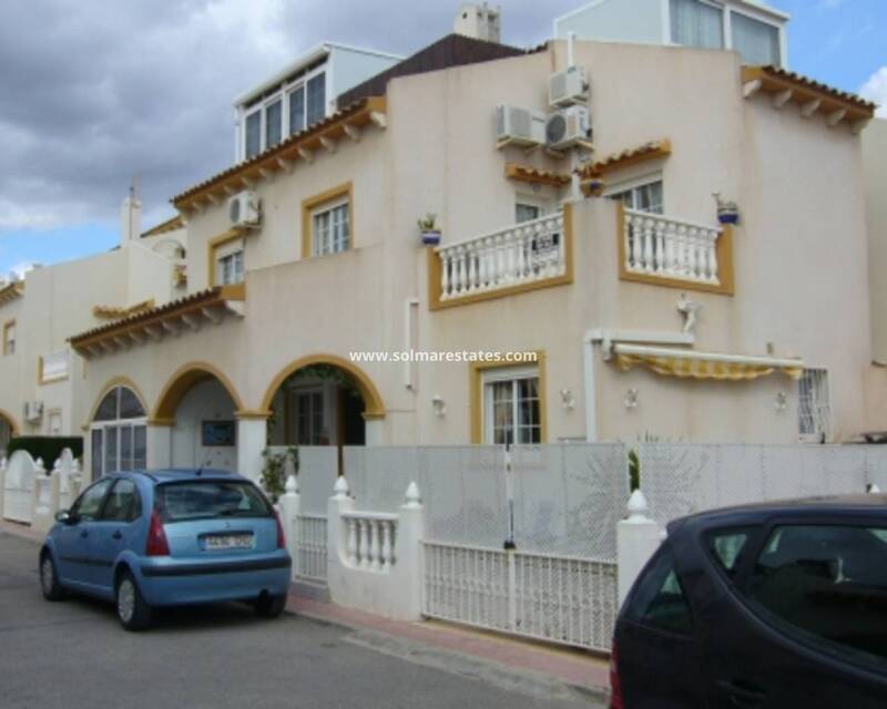 Duplex til salg i Playa Flamenca, Alicante