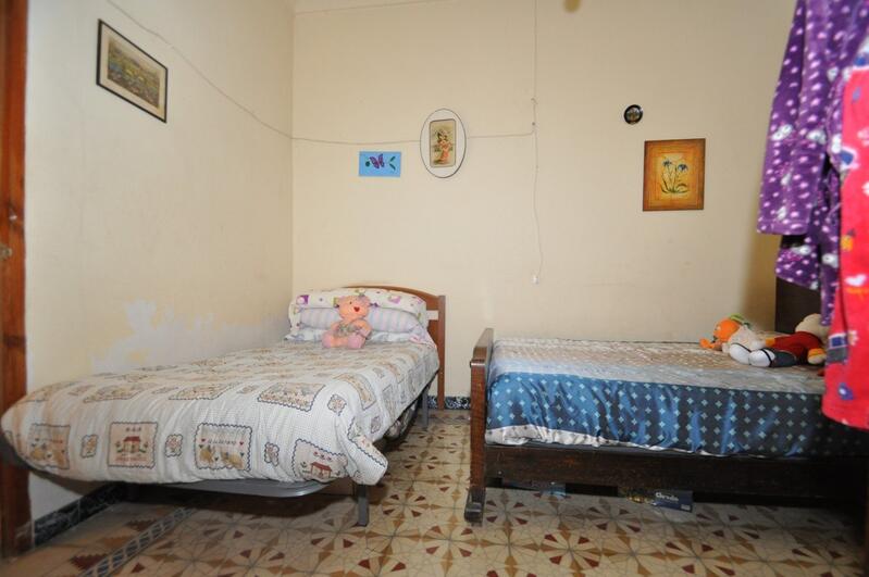 7 спальная комната городская тюрьма продается