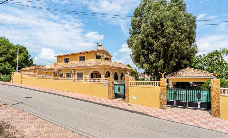 Villa à vendre dans Jacarilla, Alicante