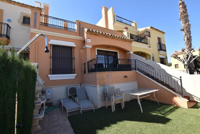 Byhus til salg i Algorfa, Alicante