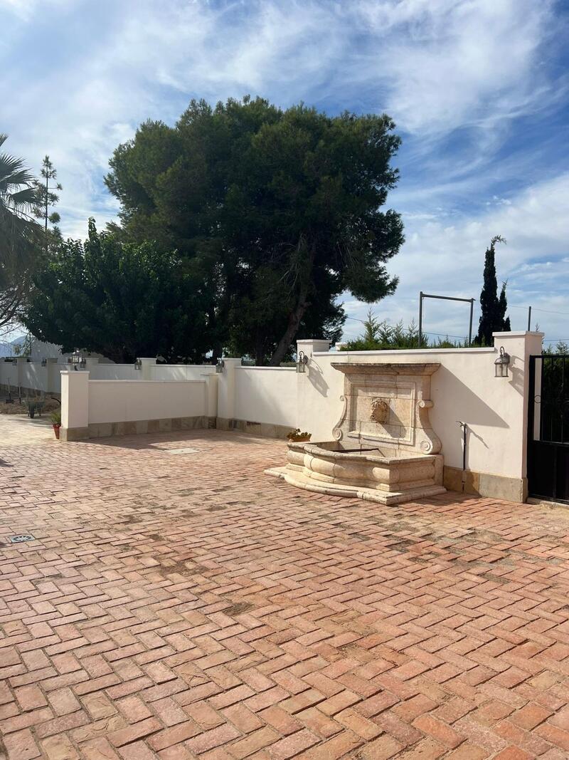 Villa for sale in Almoradí, Alicante
