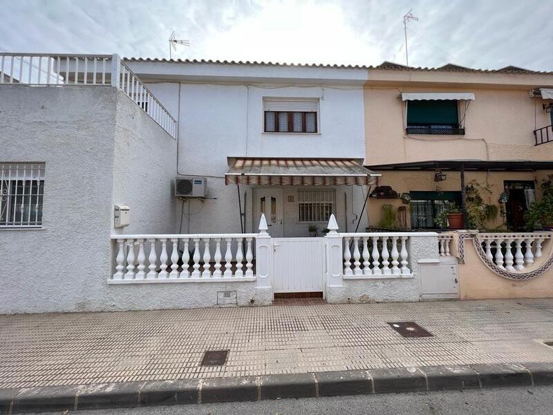 Maison de Ville à vendre dans Dolores, Alicante