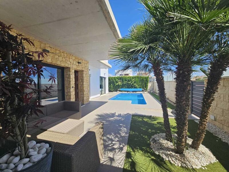 Villa for sale in Ciudad Quesada, Alicante