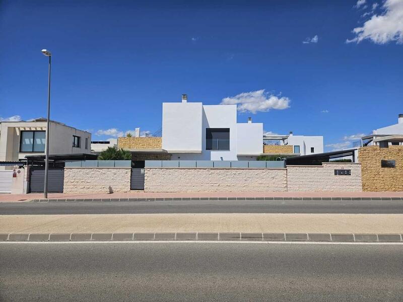 3 Cuarto Villa en venta