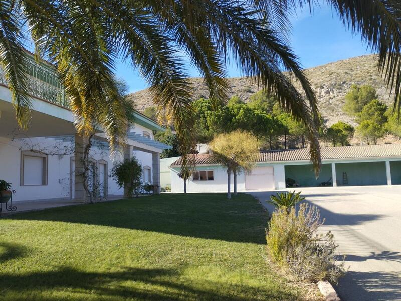 Villa en venta en La Romana, Alicante