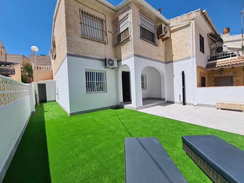 Stadthaus zu verkaufen in La Mata, Alicante