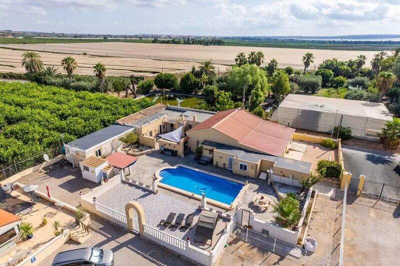 Country House for sale in Los Montesinos, Alicante