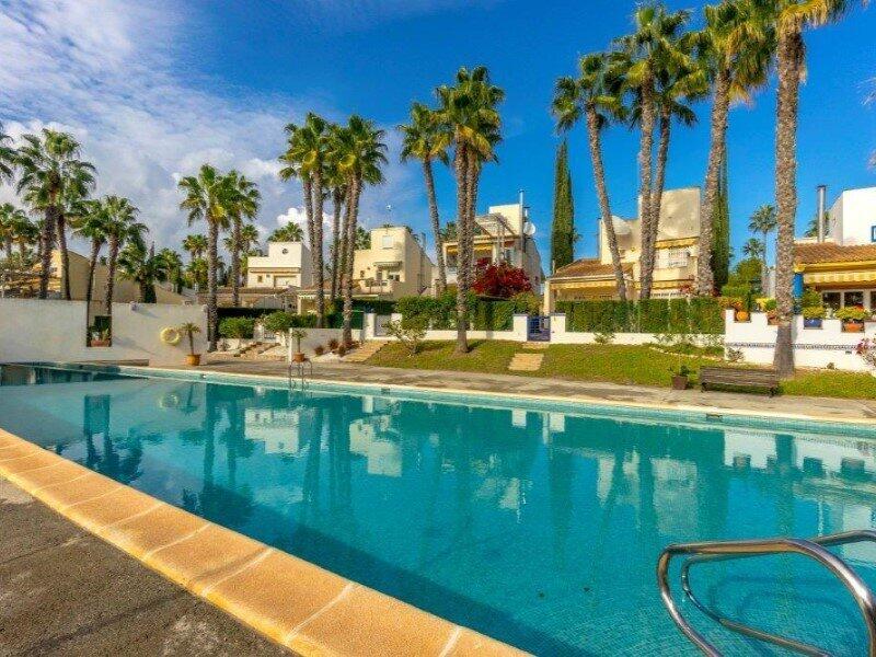Villa à vendre dans Orihuela, Alicante