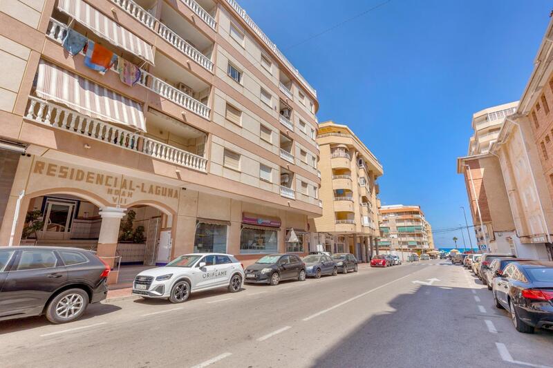 квартира продается в Torrevieja, Alicante