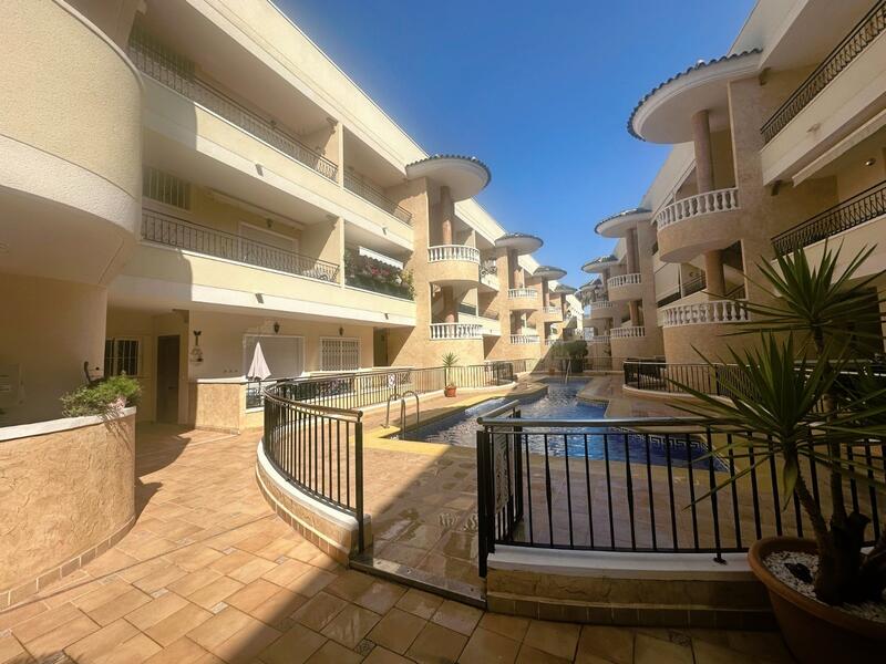 Apartment for sale in Jacarilla, Alicante
