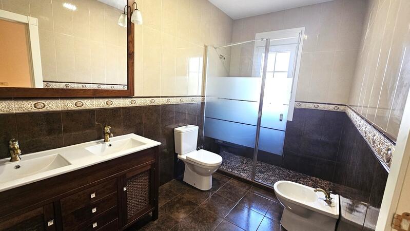 4 Cuarto Villa en venta