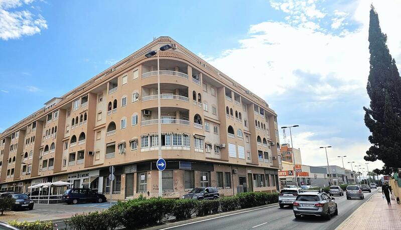 квартира продается в Torrevieja, Alicante