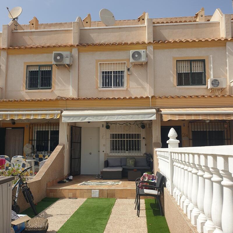 Townhouse for sale in Orihuela Costa, Alicante