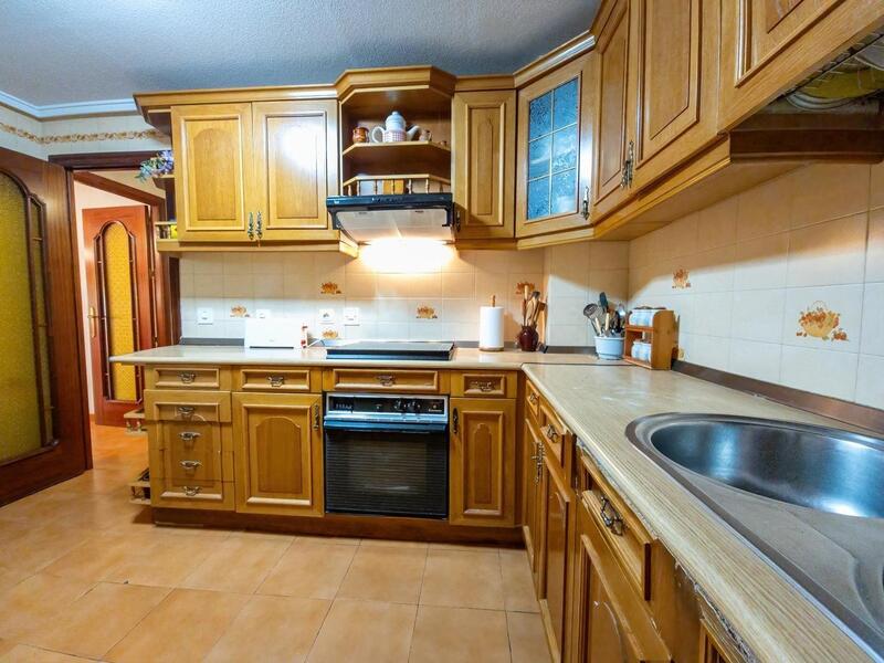 4 bedroom Apartment for sale