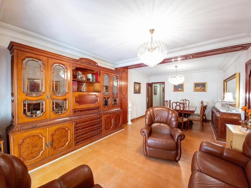 4 bedroom Apartment for sale