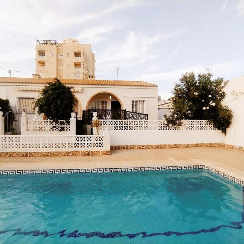 Villa à vendre dans Torrevieja, Alicante