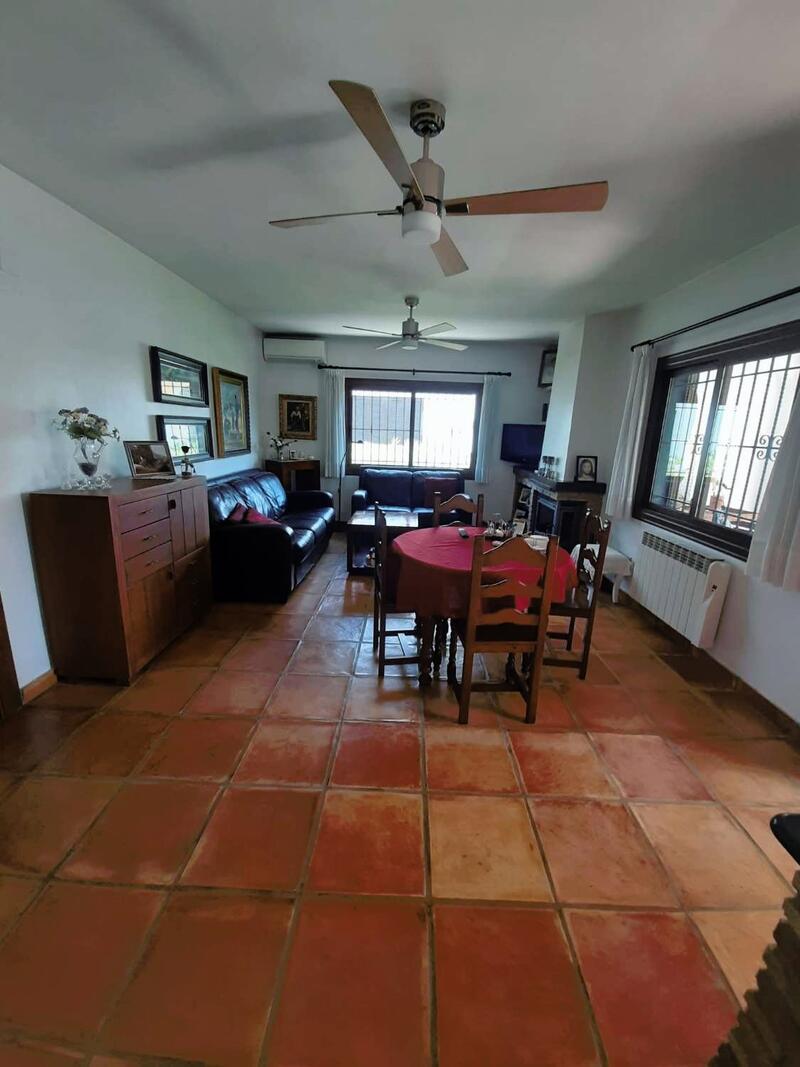 4 Cuarto Villa en venta