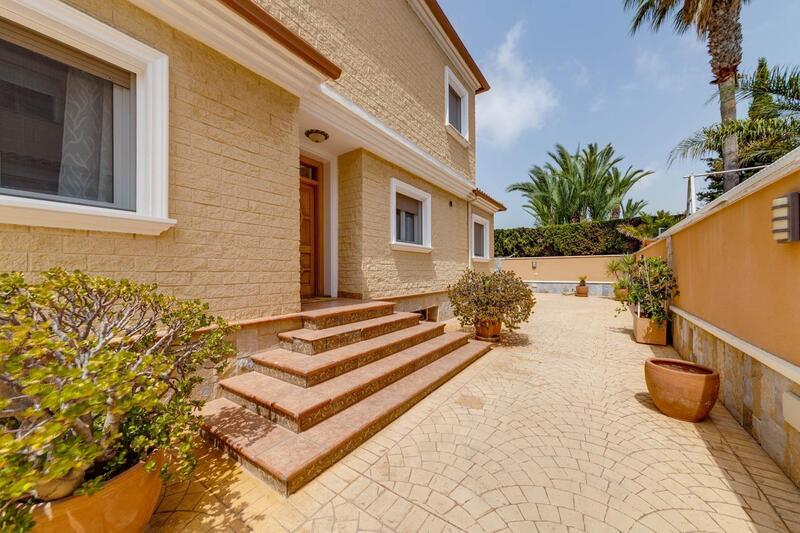 4 bedroom Villa for sale