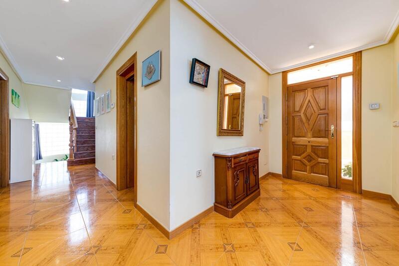 4 Cuarto Villa en venta