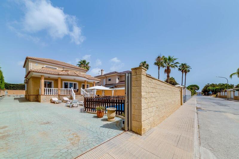 4 bedroom Villa for sale