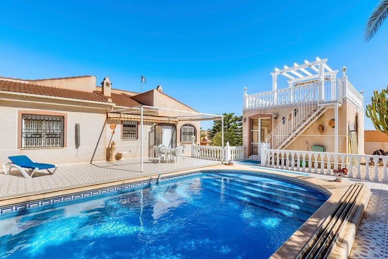 Villa en venta en Orihuela Costa, Alicante