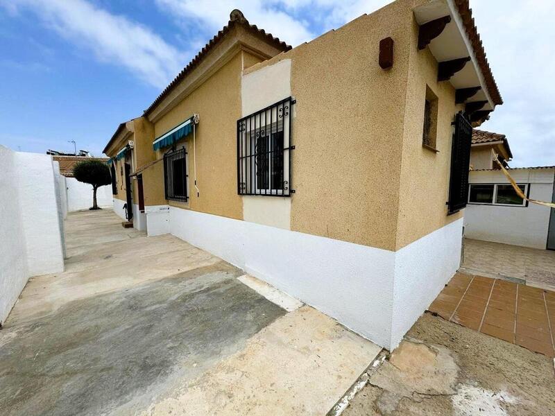 Villa à vendre dans Torrevieja, Alicante