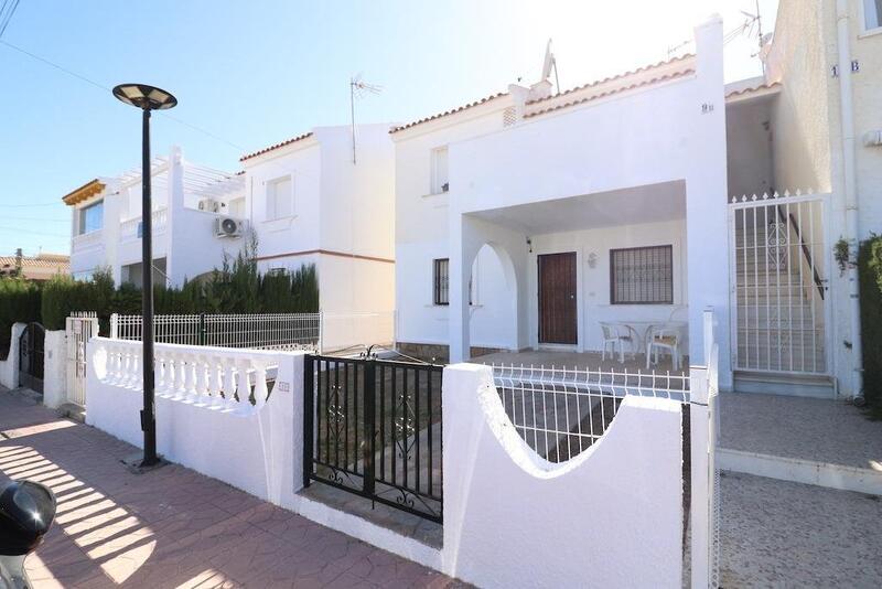 Villa till salu i Orihuela Costa, Alicante