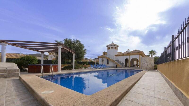 Villa for sale in Torrevieja, Alicante