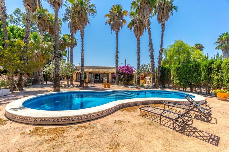 Villa for sale in Daya Nueva, Alicante