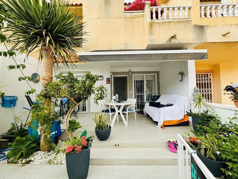 Townhouse for sale in Guardamar del Segura, Alicante