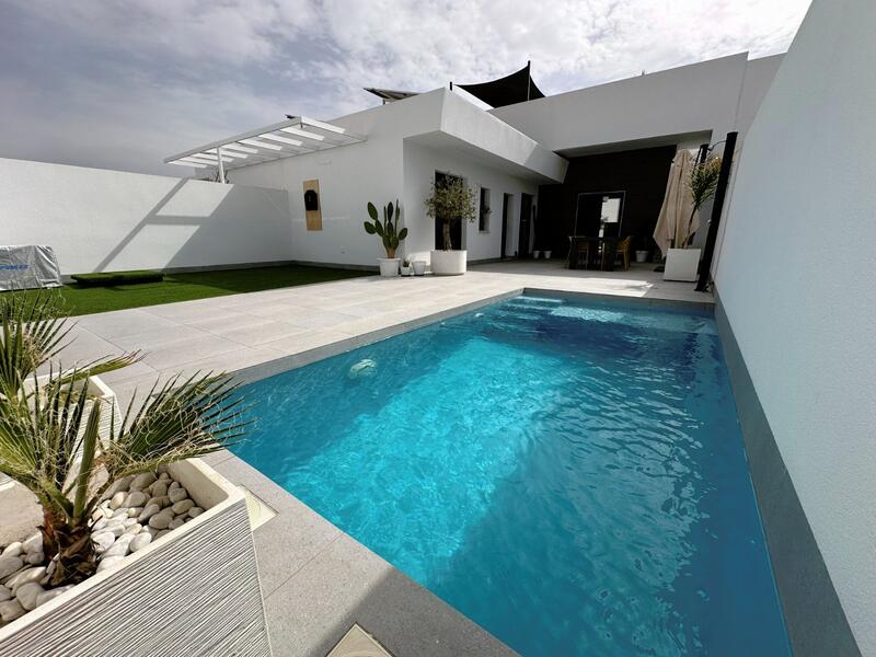 Villa for sale in Torre Pacheco, Murcia