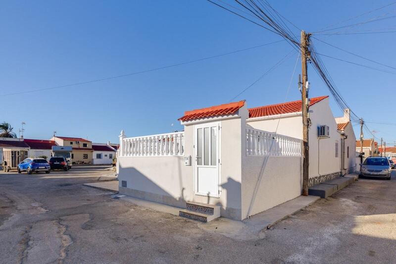 Stadthaus zu verkaufen in Torrevieja, Alicante