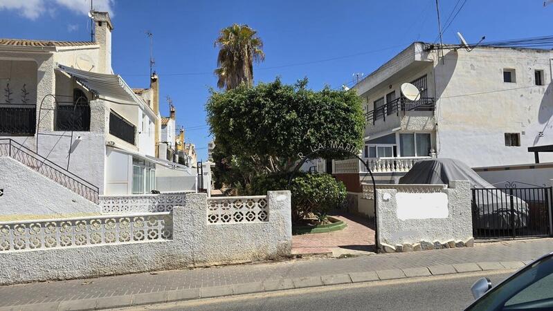 Villa en venta en Torrevieja, Alicante