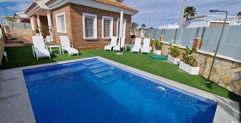 Villa en venta en Avileses, Murcia