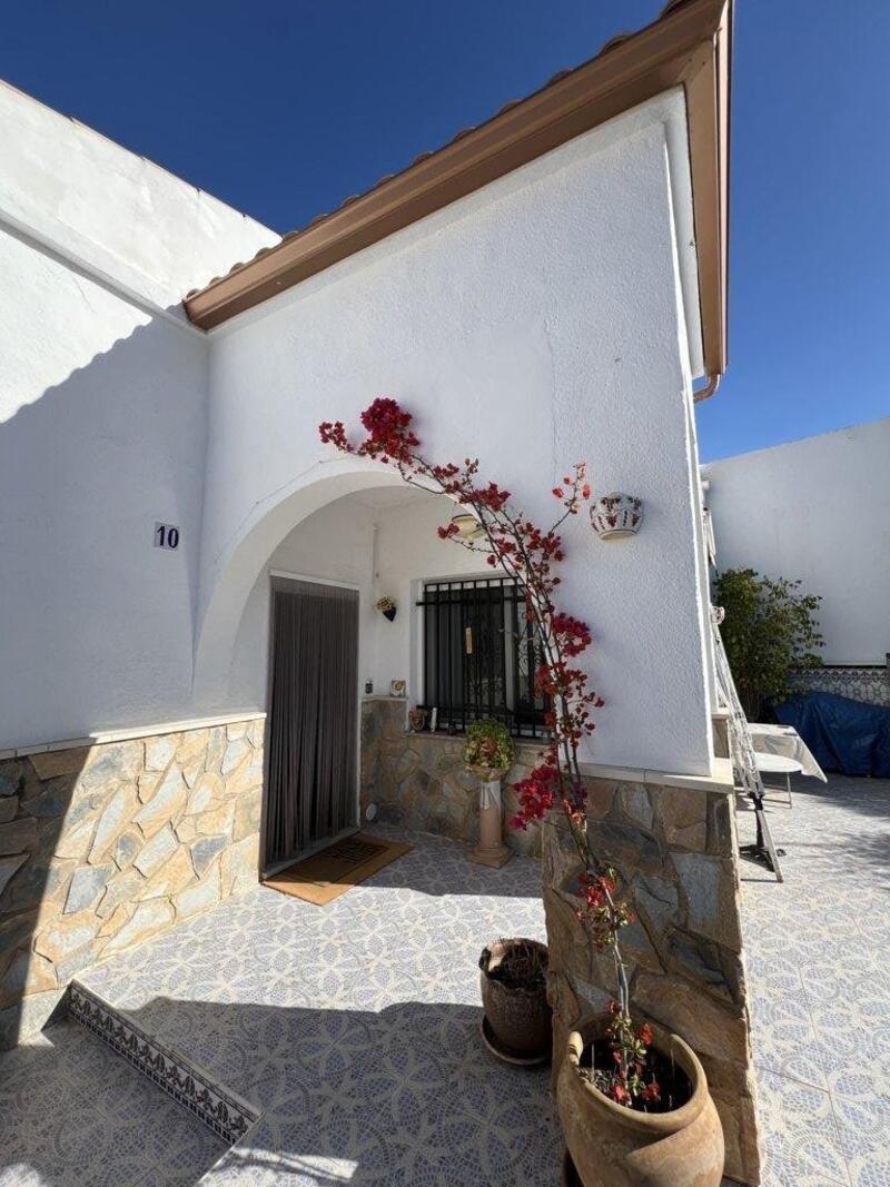 Townhouse for sale in Algueña, Alicante