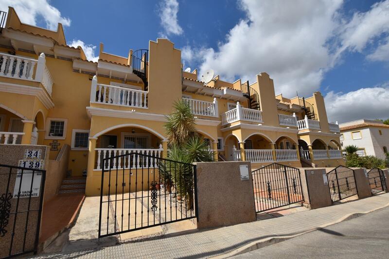 Townhouse for sale in Algorfa, Alicante