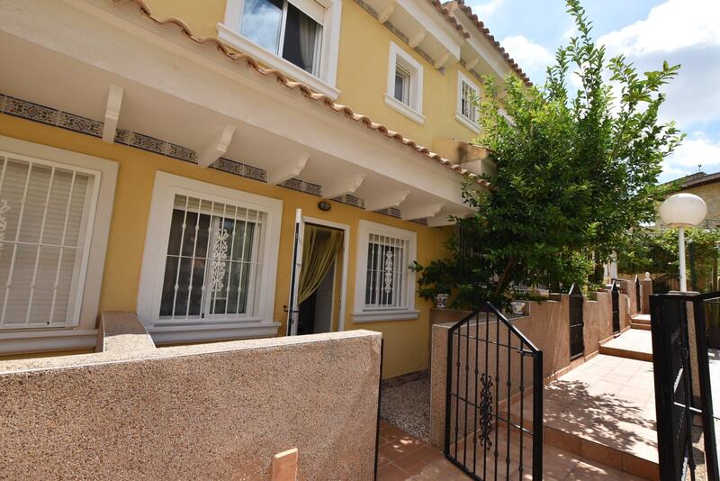 2 bedroom Townhouse for sale