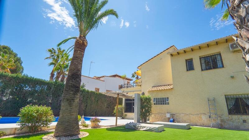 4 Cuarto Villa en venta